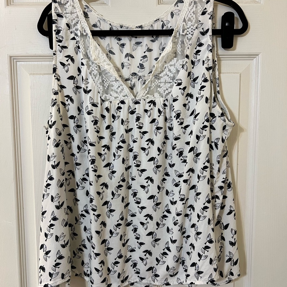 Old Navy White and Navy Bird Top